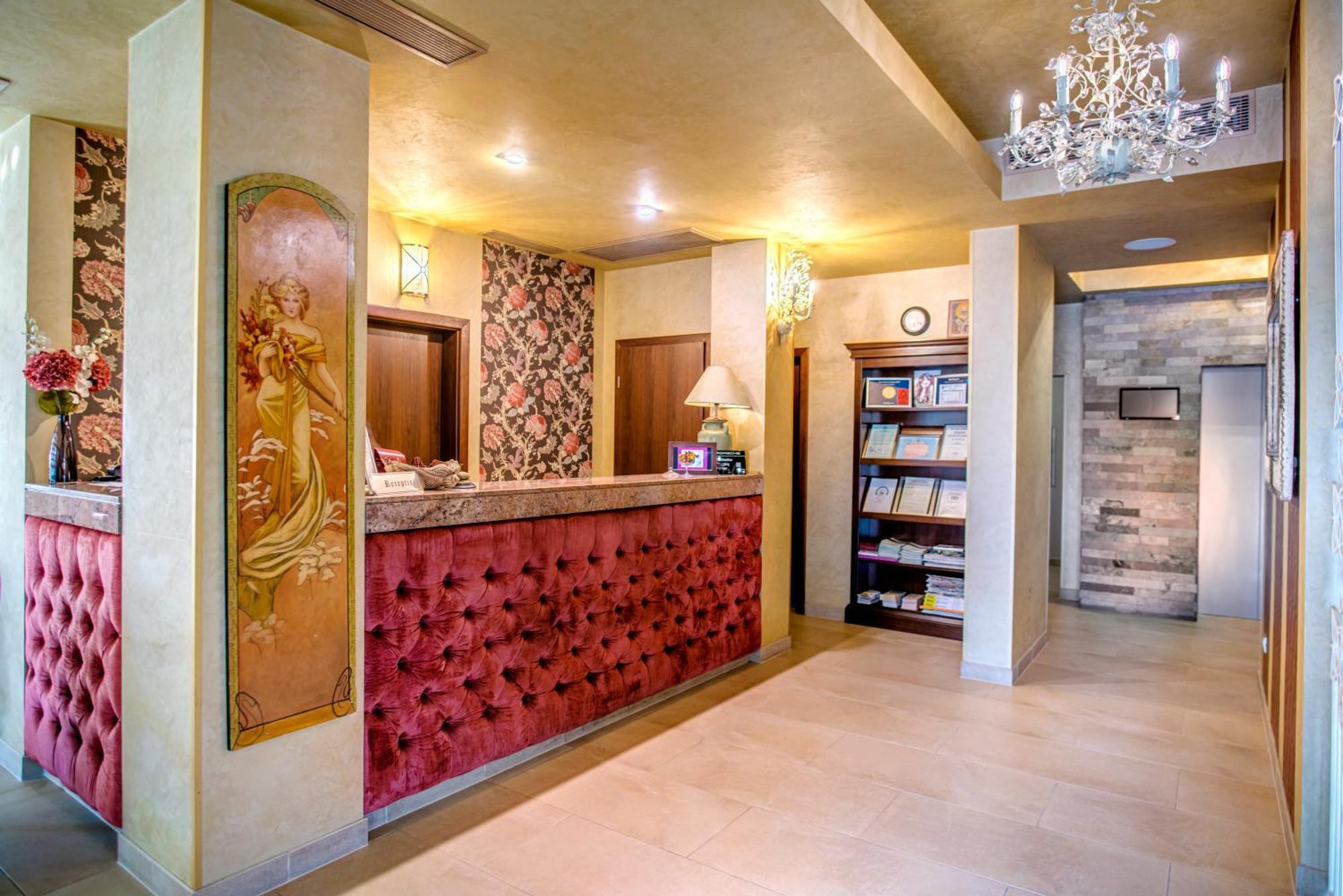 Simfonia Boutique Hotel Râmnicu Vâlcea Esterno foto