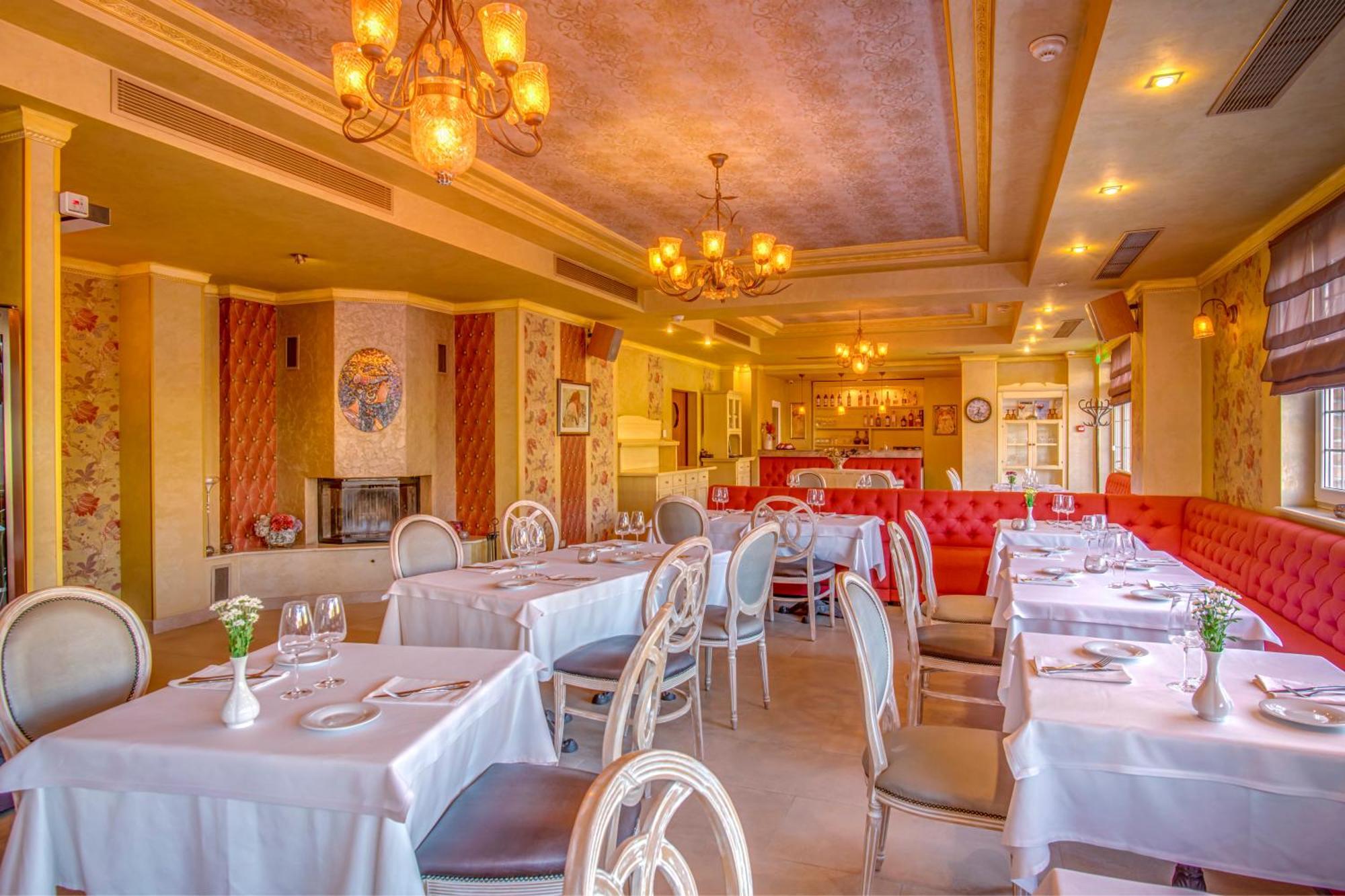 Simfonia Boutique Hotel Râmnicu Vâlcea Esterno foto