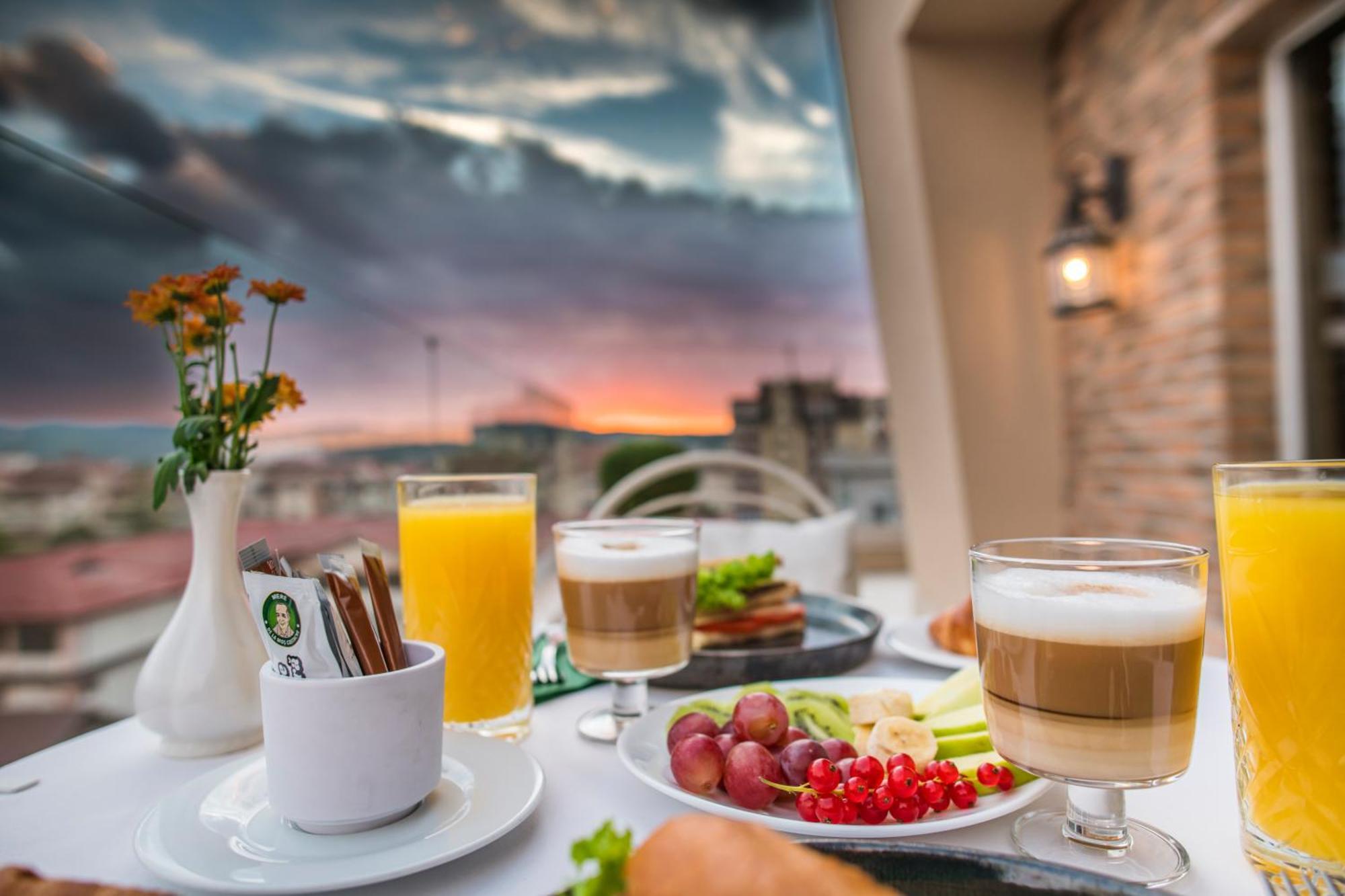 Simfonia Boutique Hotel Râmnicu Vâlcea Esterno foto