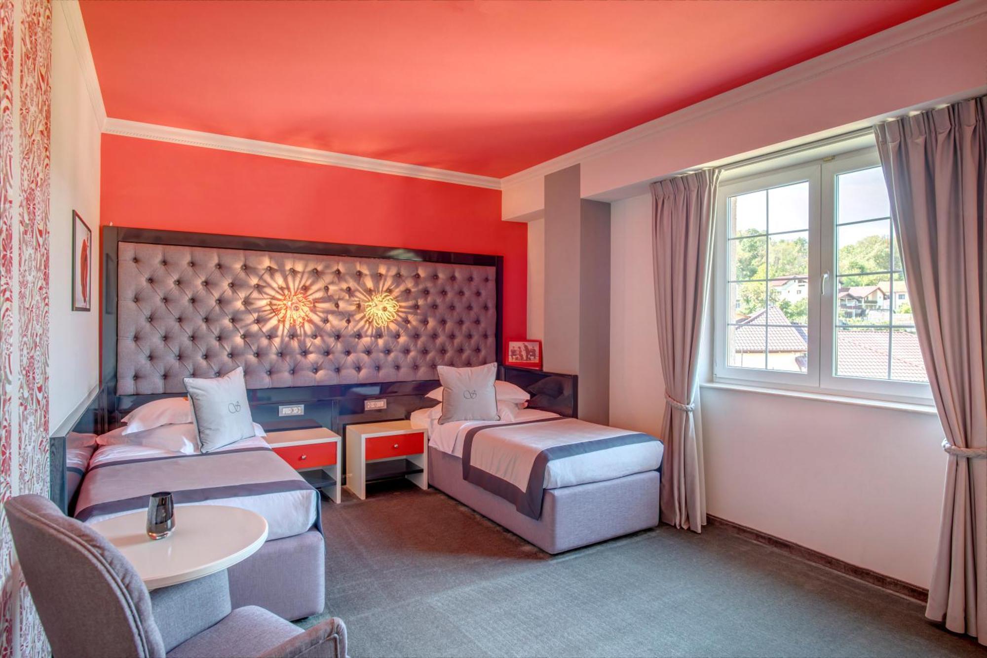 Simfonia Boutique Hotel Râmnicu Vâlcea Esterno foto