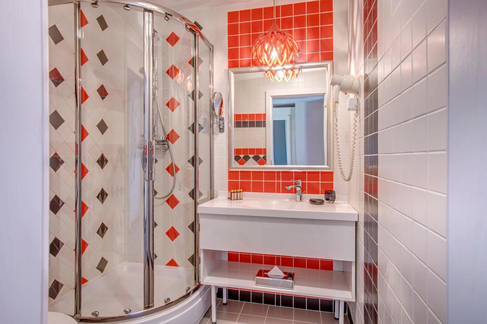Simfonia Boutique Hotel Râmnicu Vâlcea Esterno foto