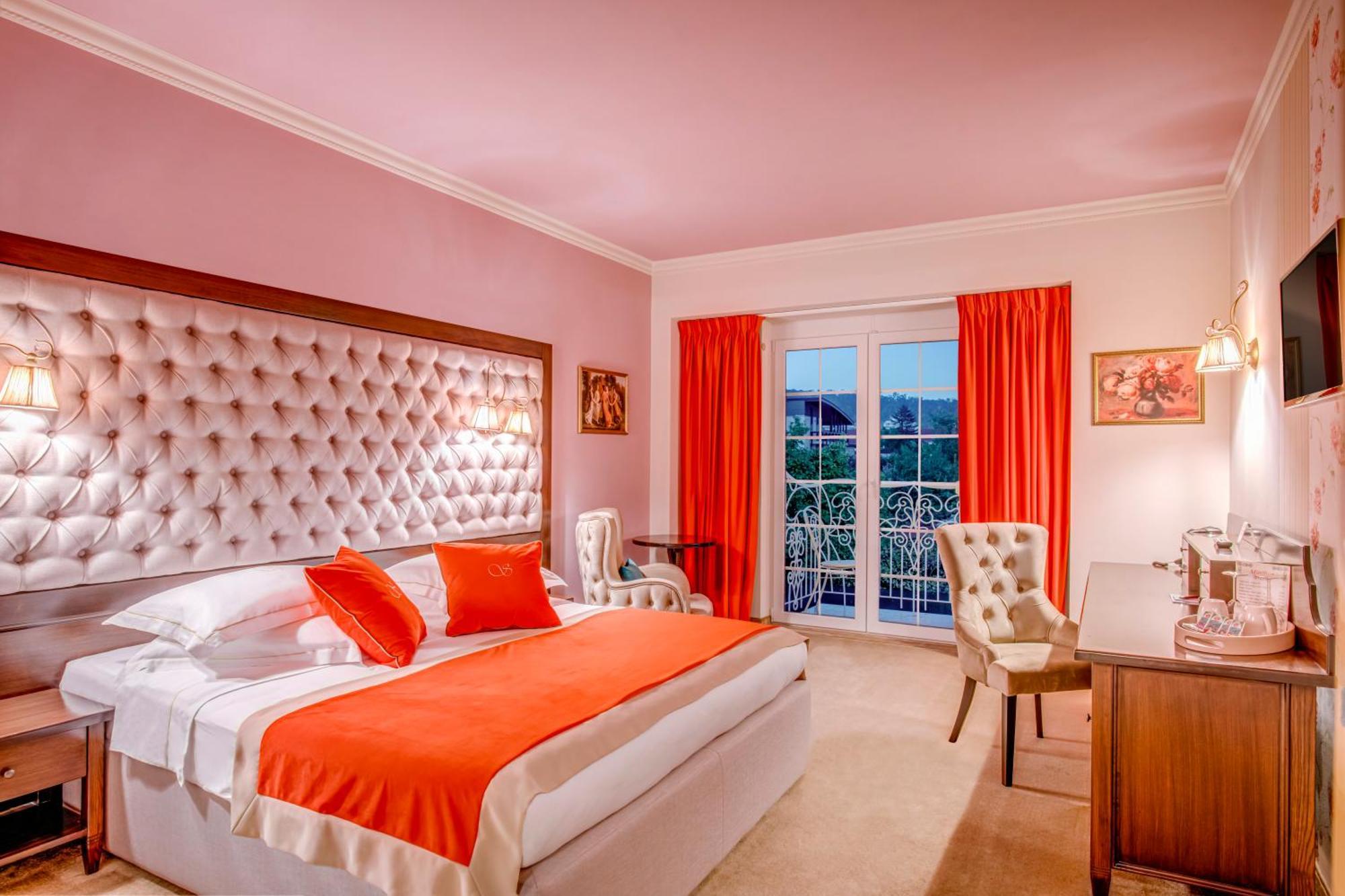 Simfonia Boutique Hotel Râmnicu Vâlcea Esterno foto