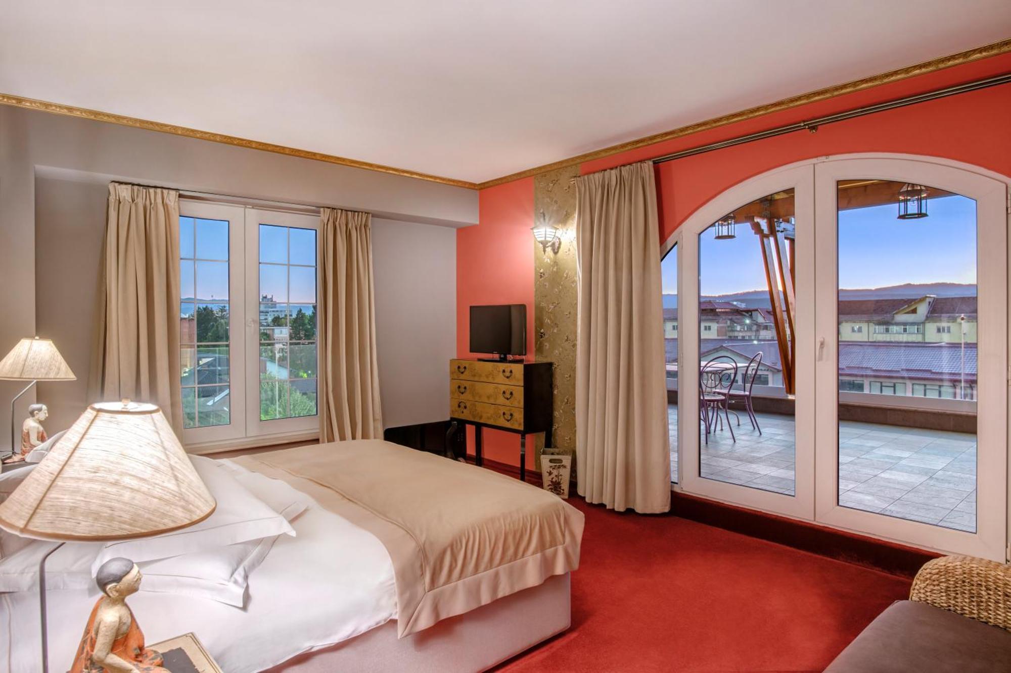Simfonia Boutique Hotel Râmnicu Vâlcea Esterno foto