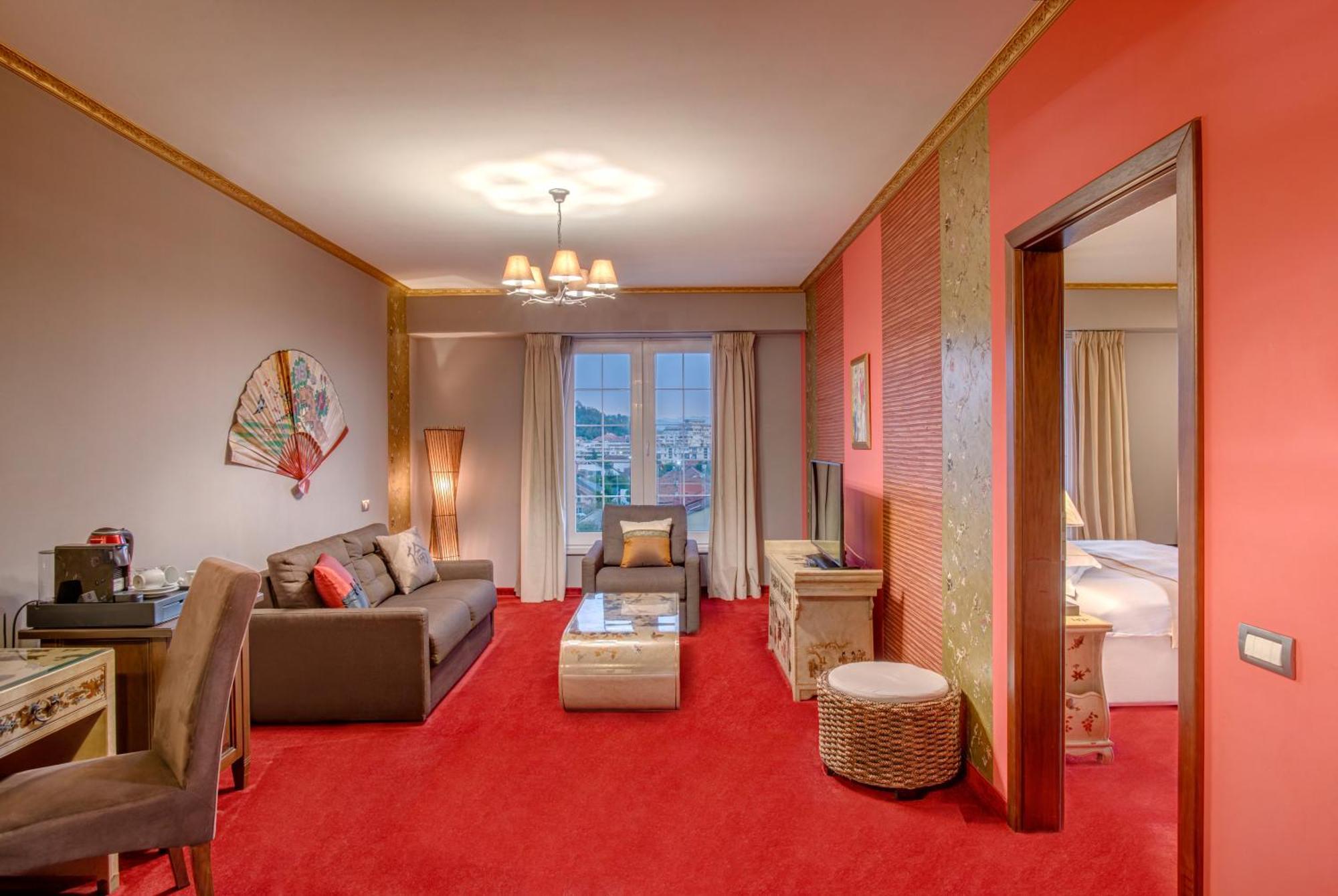 Simfonia Boutique Hotel Râmnicu Vâlcea Esterno foto
