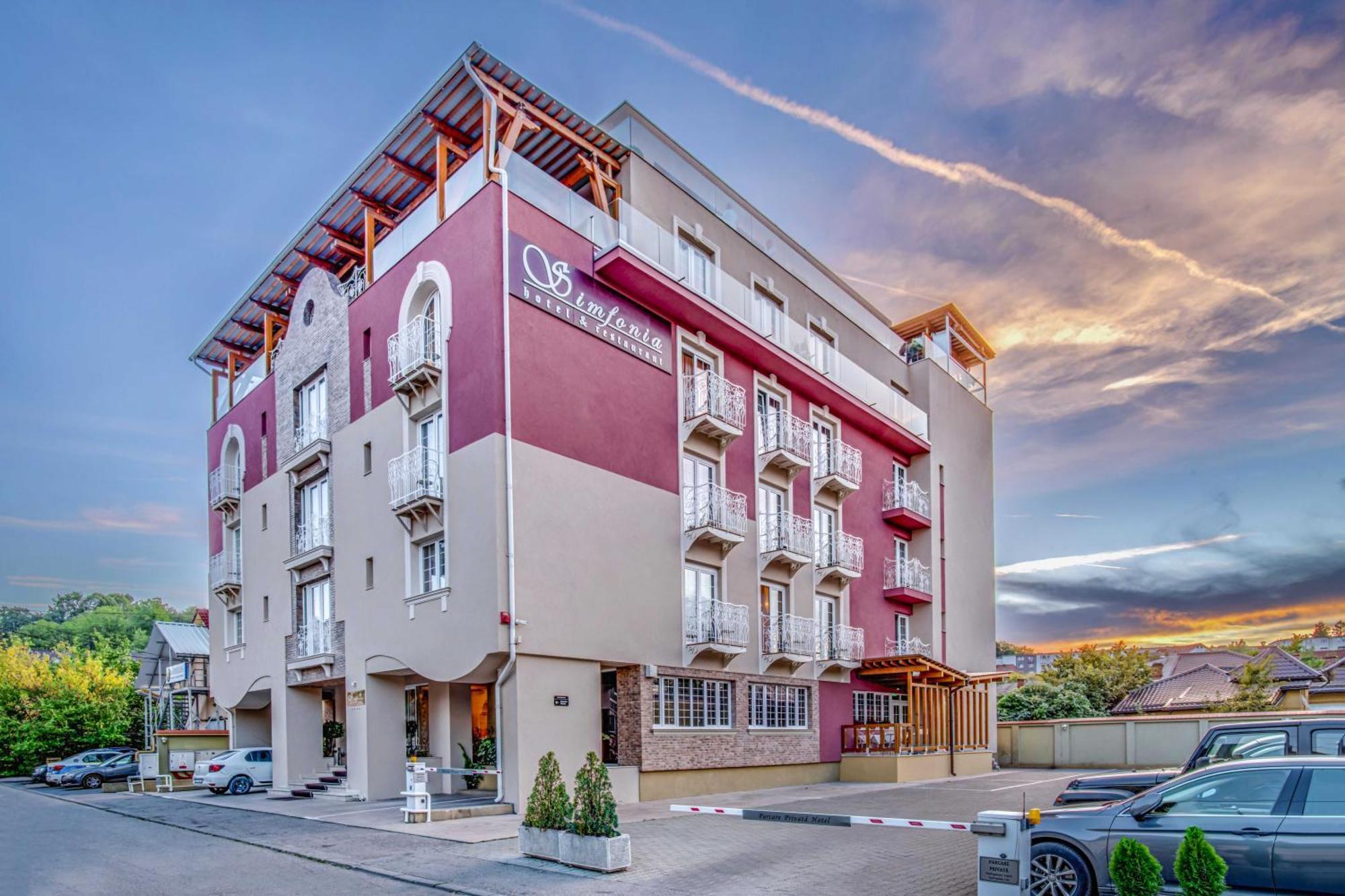 Simfonia Boutique Hotel Râmnicu Vâlcea Esterno foto
