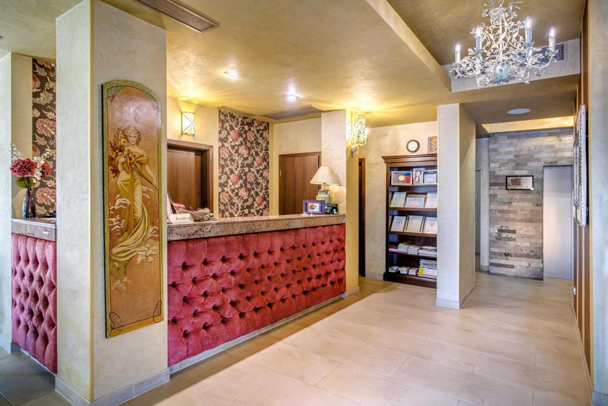 Simfonia Boutique Hotel Râmnicu Vâlcea Esterno foto