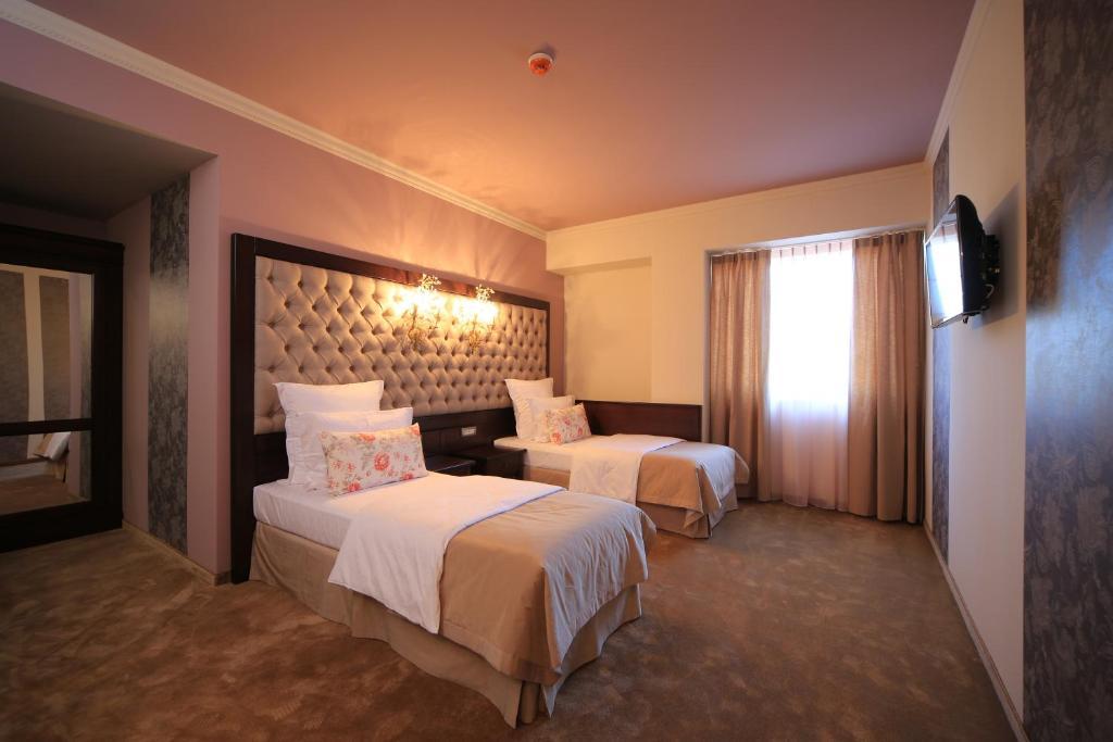 Simfonia Boutique Hotel Râmnicu Vâlcea Camera foto