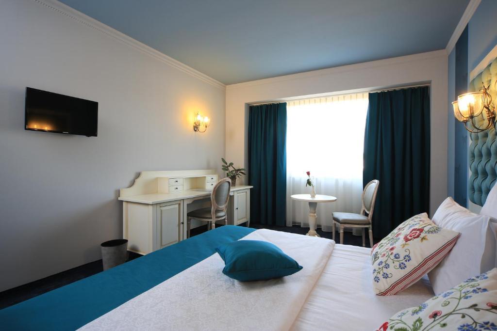 Simfonia Boutique Hotel Râmnicu Vâlcea Camera foto